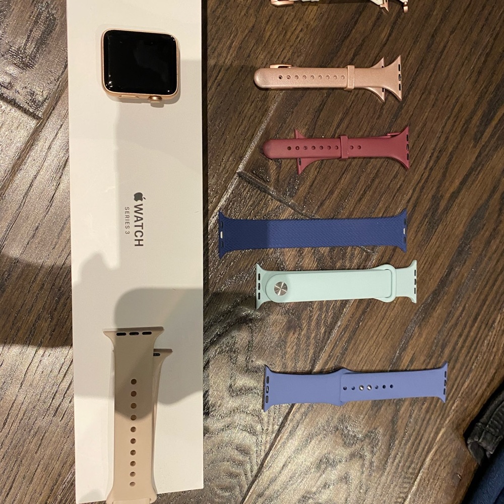 Apple watch 3 GPS. RARE 42mm Rosegold